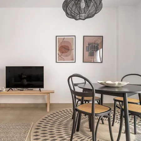 Stunning Vacation For Up To Eight With Balcony All Yours *