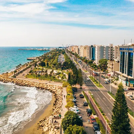 Stunning Vacation For Up To Eight With Balcony All Yours * Λεμεσός