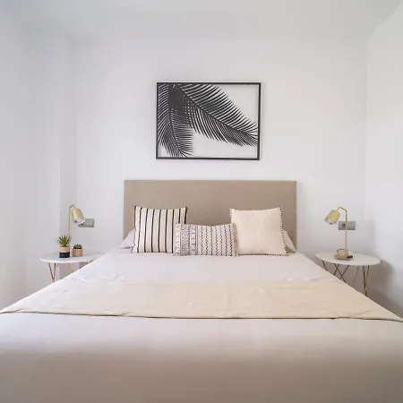 Stunning Vacation For Up To Eight With Balcony All Yours Λεμεσός